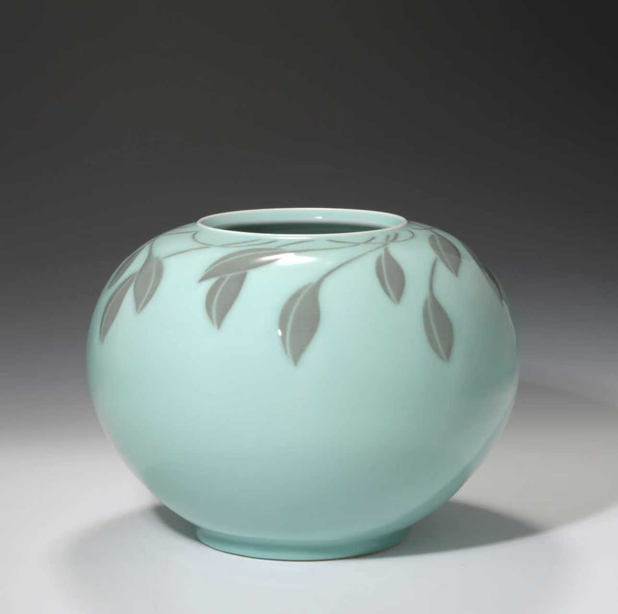 Longquan celadon work by Su Wei